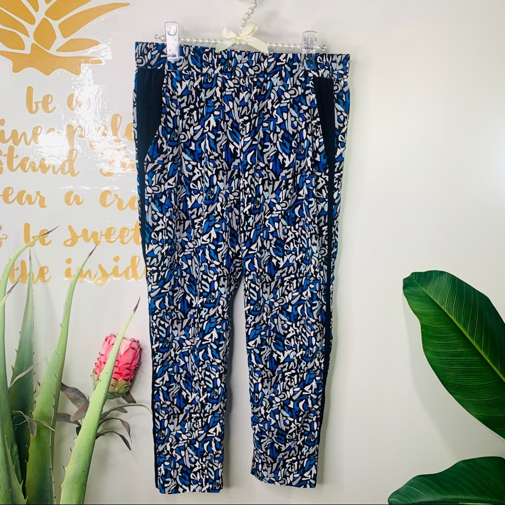 Trouve Blue Geometric Print Ankle Crop Pants Small - Picture 2 of 8